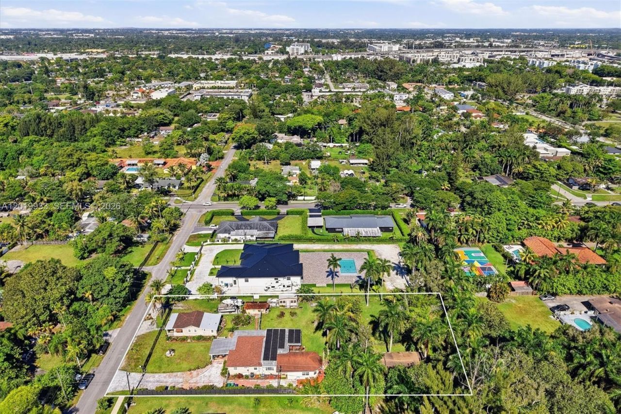 55-57 NE 156th St, Miami, FL 33162 Photo