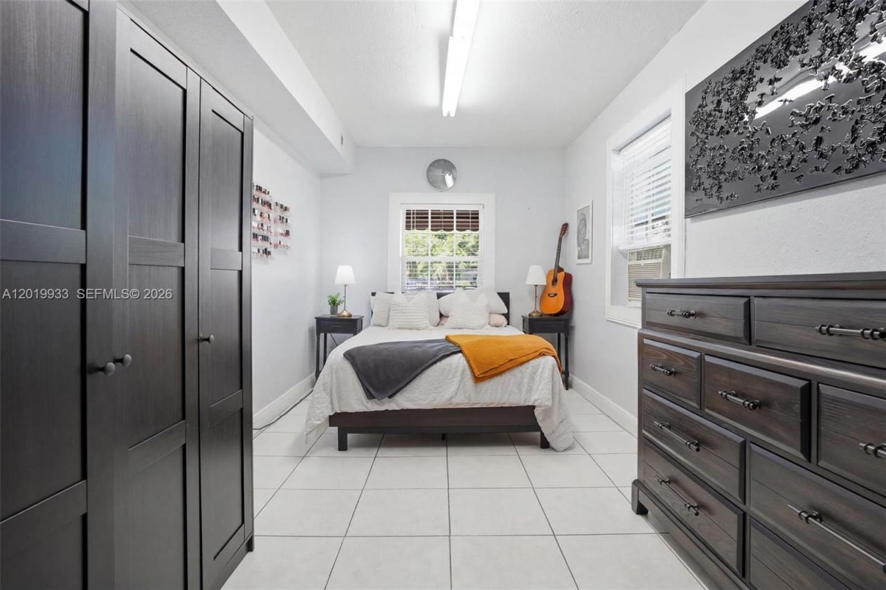 55-57 NE 156th St, Miami, FL 33162 Photo
