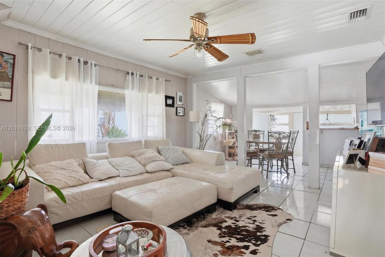 55-57 NE 156th St, Miami, FL 33162 Photo