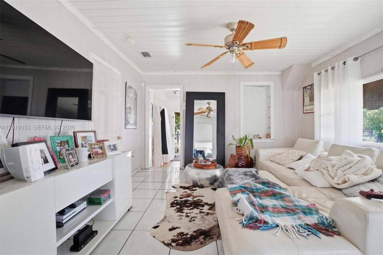 55-57 NE 156th St, Miami, FL 33162 Photo