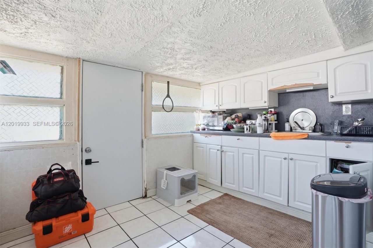 55-57 NE 156th St, Miami, FL 33162 Photo