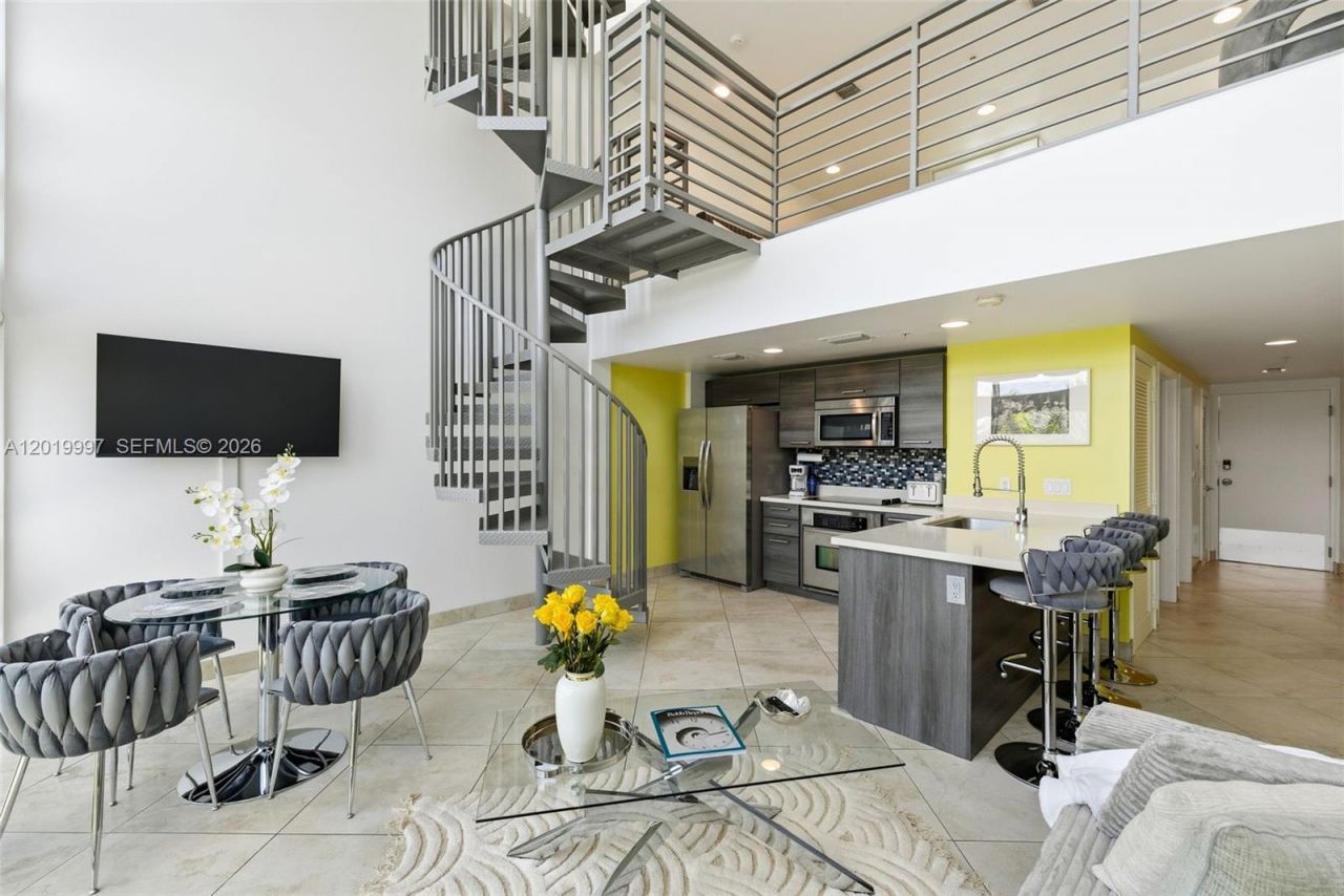 421 Meridian Ave , Unit 16, Miami Beach, FL 33139 Photo