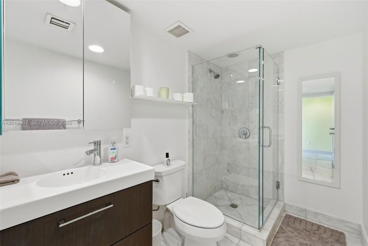 421 Meridian Ave , Unit 16, Miami Beach, FL 33139 Photo