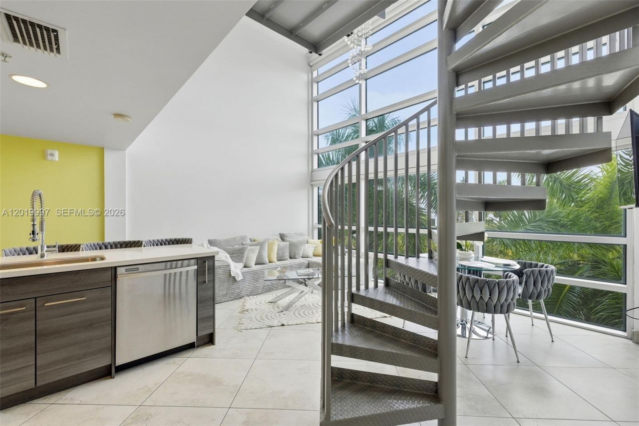 421 Meridian Ave , Unit 16, Miami Beach, FL 33139 Photo