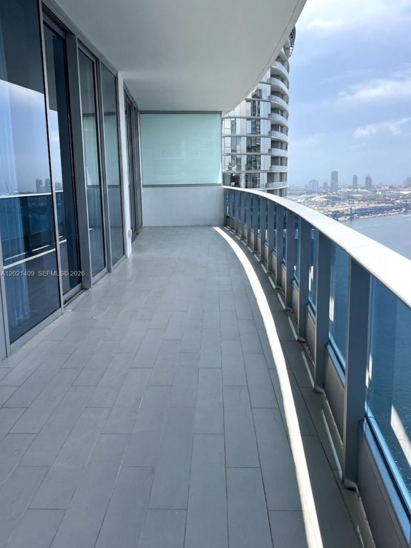 200 Biscayne Boulevard Way , Unit 5004, Miami, FL 33131 Photo