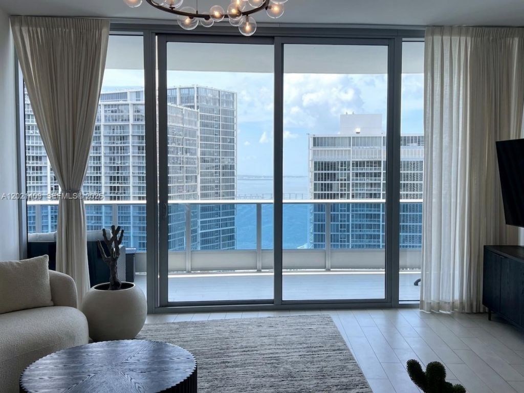 200 Biscayne Boulevard Way , Unit 5004, Miami, FL 33131 Photo