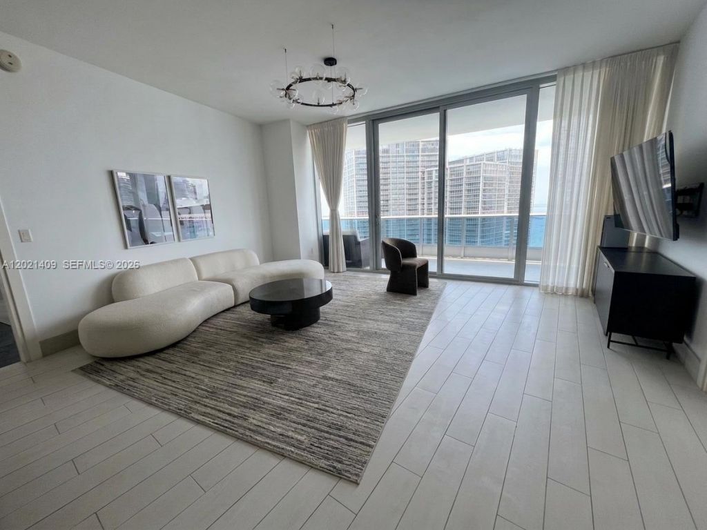 200 Biscayne Boulevard Way , Unit 5004, Miami, FL 33131 Photo