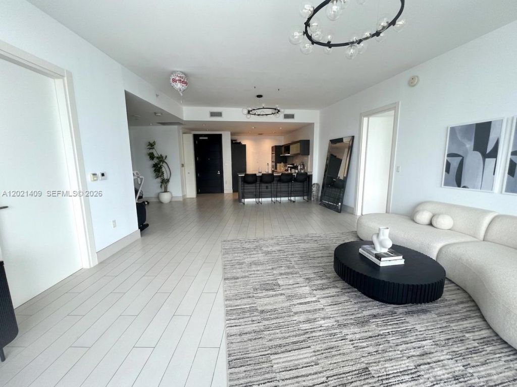 200 Biscayne Boulevard Way , Unit 5004, Miami, FL 33131 Photo