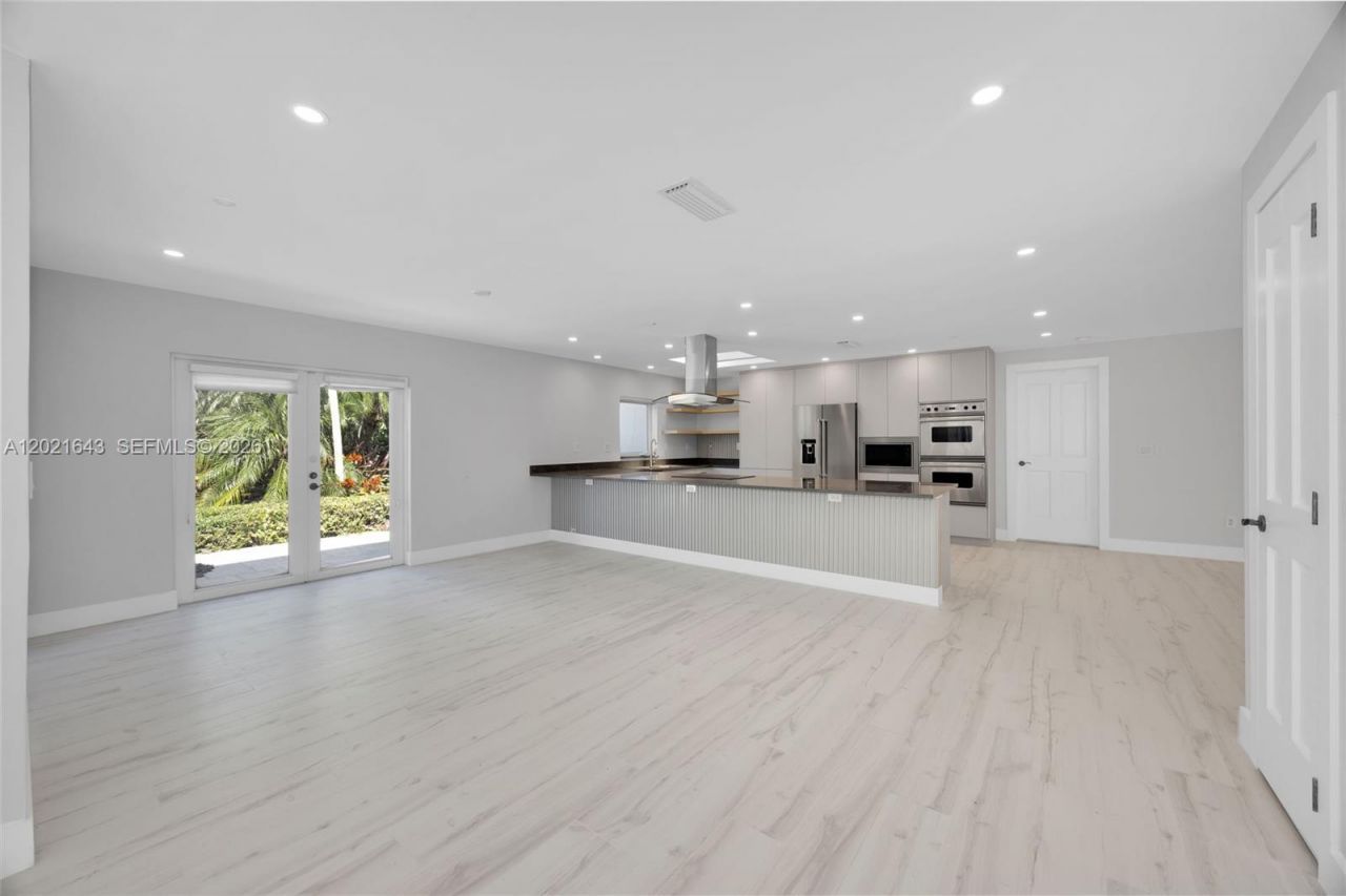 8303 Old Cutler Rd , Coral Gables, FL 33143 Photo