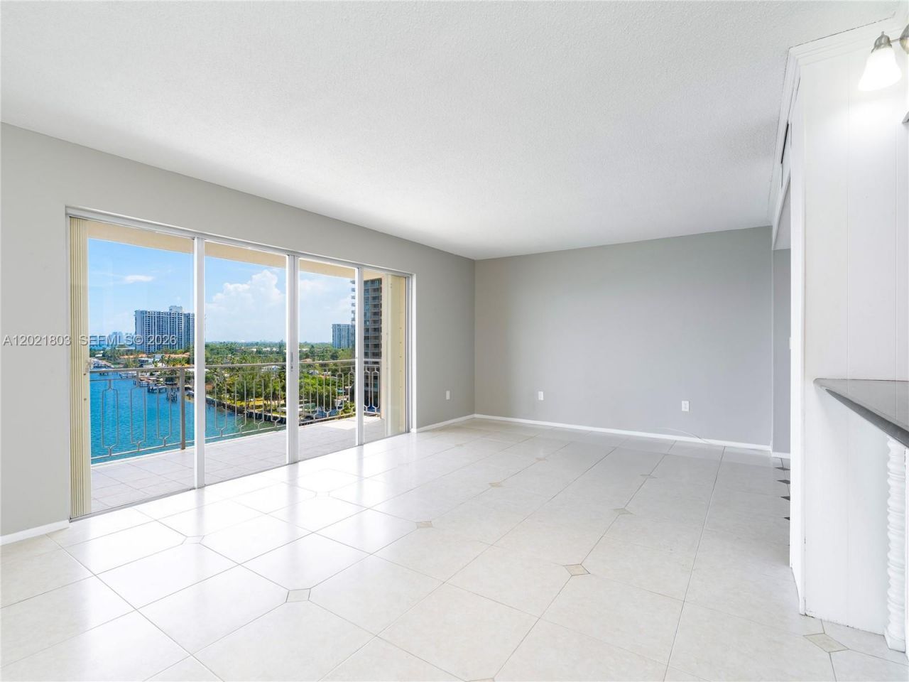 11111 Biscayne Blvd , Unit 912, Miami, FL 33181 Photo
