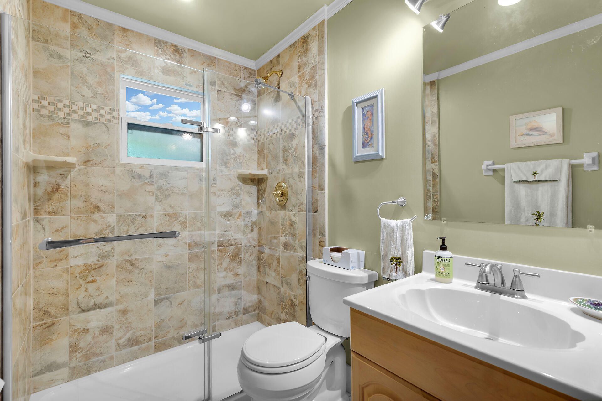 323 Bay View Avenue, Key Largo, FL 33037 Photo