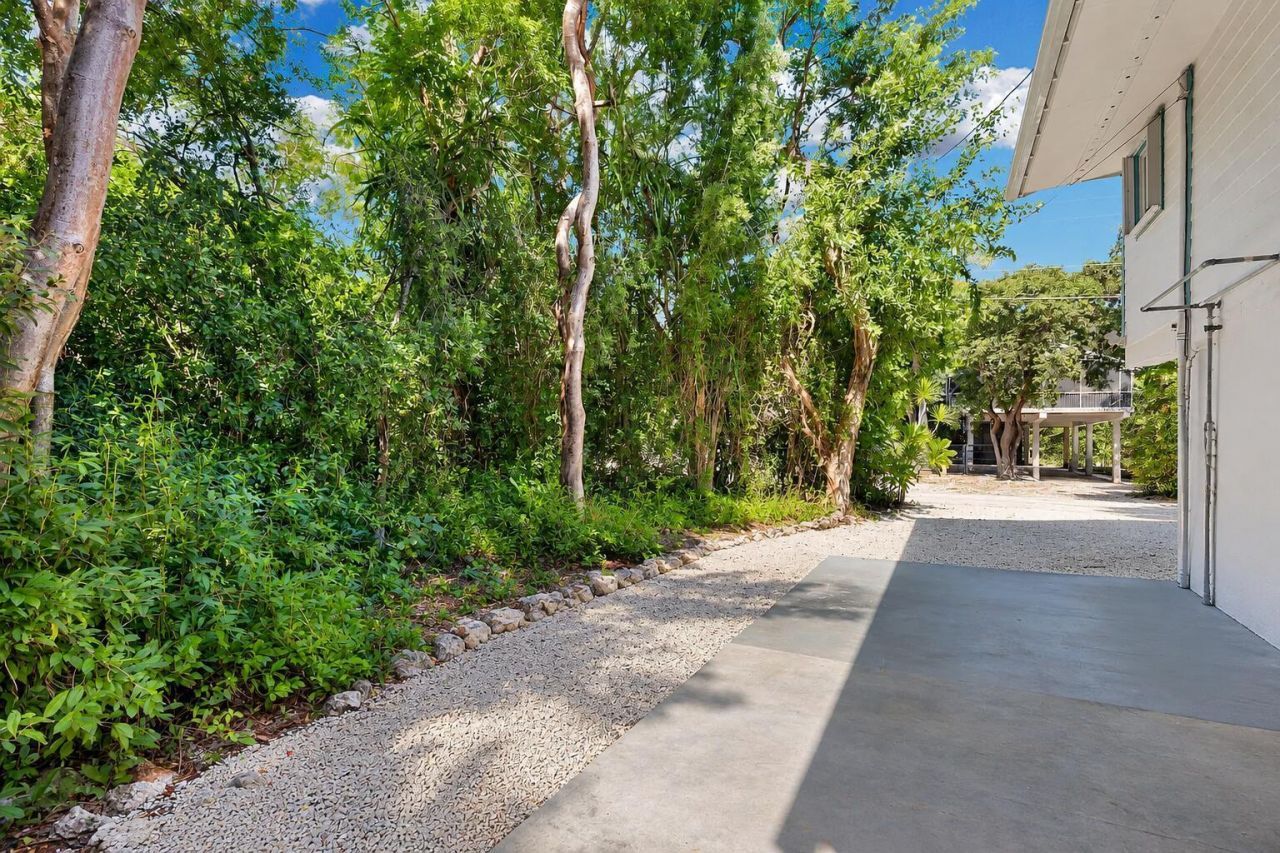 323 Bay View Avenue, Key Largo, FL 33037 Photo