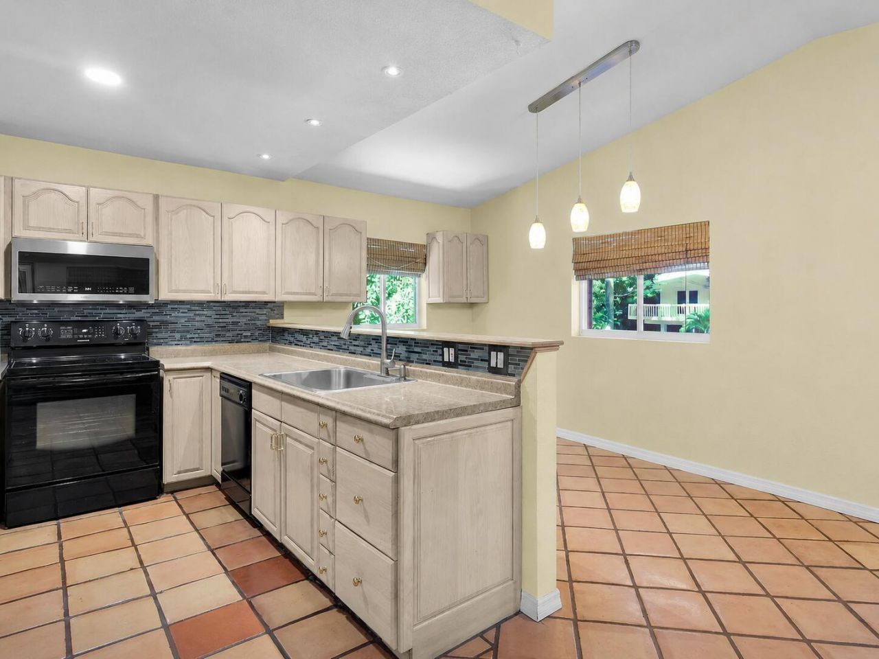 323 Bay View Avenue, Key Largo, FL 33037 Photo