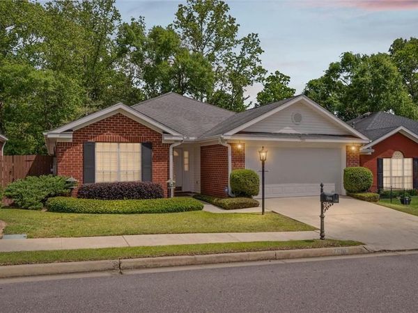 7086 Crown Pointe Drive, Mobile, AL 36695