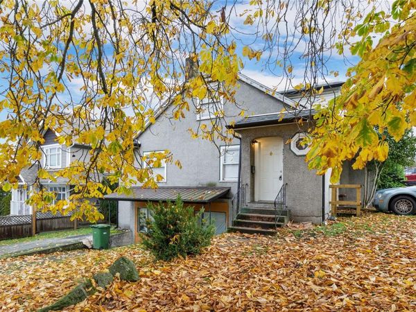 510 Prideaux St , Nanaimo, BC V9R 2N7