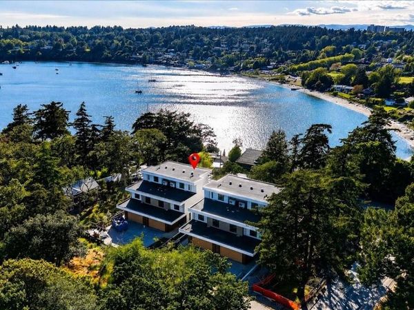 2737 Tudor Ave, Unit #3, Saanich, BC V8N 1L6