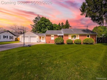 2751 Marlington Road, Waterford Twp, MI 48329