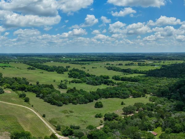5018 Wolters RD, Schulenburg, TX 78956