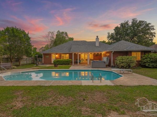 4214 N Cambridge Way, Pace, FL 32571