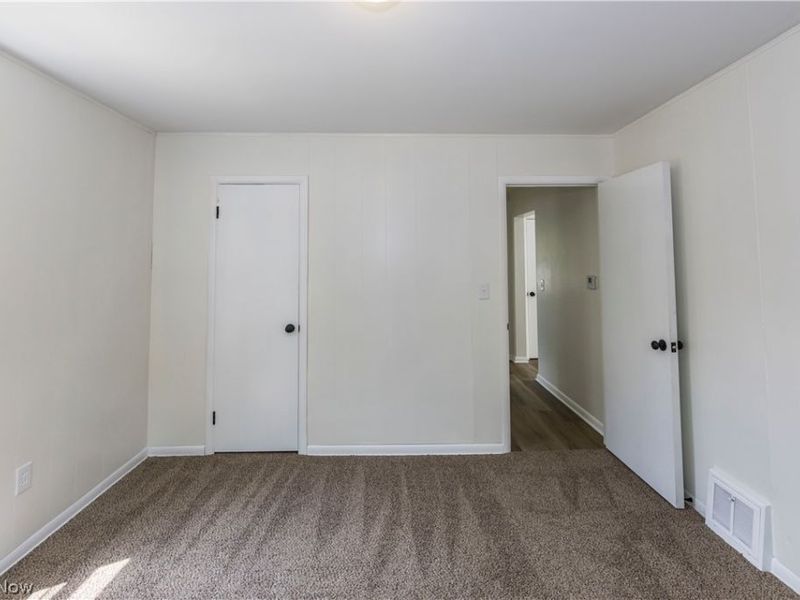 144 Malacca Street , Akron, OH 44305 Photo 17