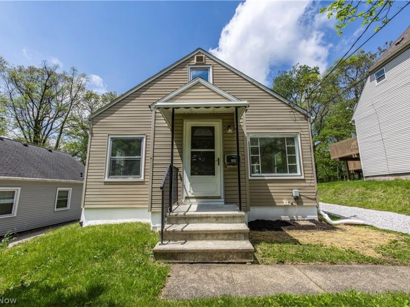 144 Malacca Street , Akron, OH 44305 Photo 2