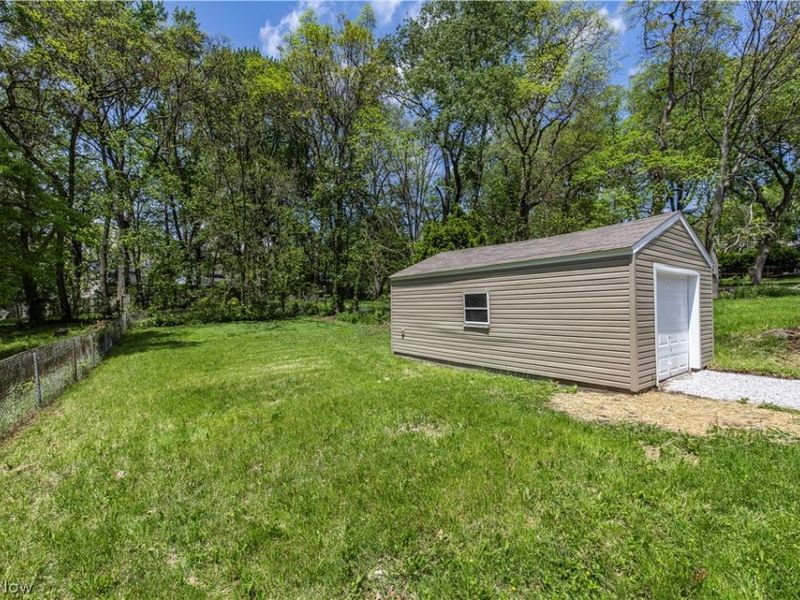144 Malacca Street , Akron, OH 44305 Photo 33