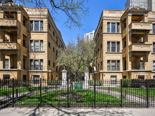 722 W Sheridan Road , Unit 1S, Chicago, IL 60613