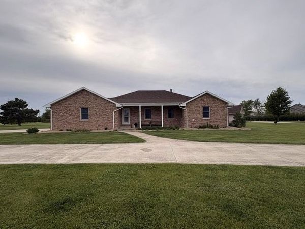 31025 N 2400 East Road, Dwight, IL 60420