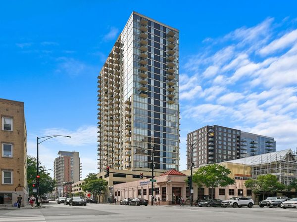 1212 N Lasalle Drive, Unit 701, Chicago, IL 60610