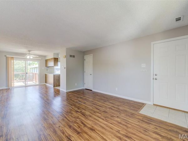 2200 Willott Road, Unit I, St Peters, MO 63376