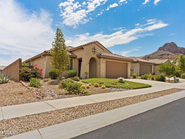 8464 N VAN CLEEVE Lane, Tucson, AZ 85743