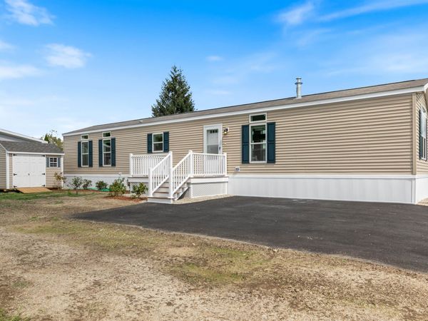 84 Caddy Drive, Salem, NH 03079