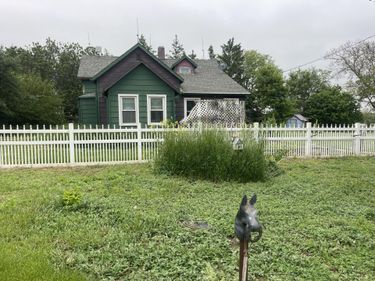 2460 NORTON Avenue, LOGAN, IA 51546