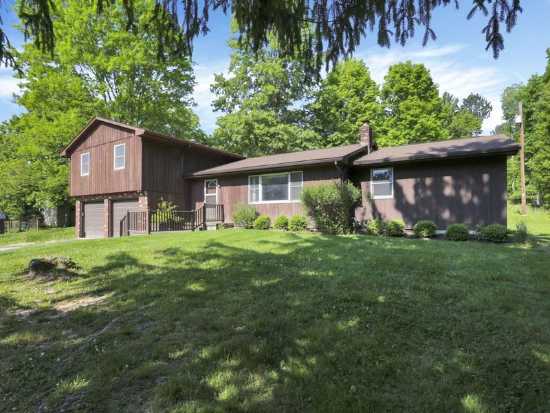 314 E Woodside Drive, Gambier, OH 43022 Photo 2