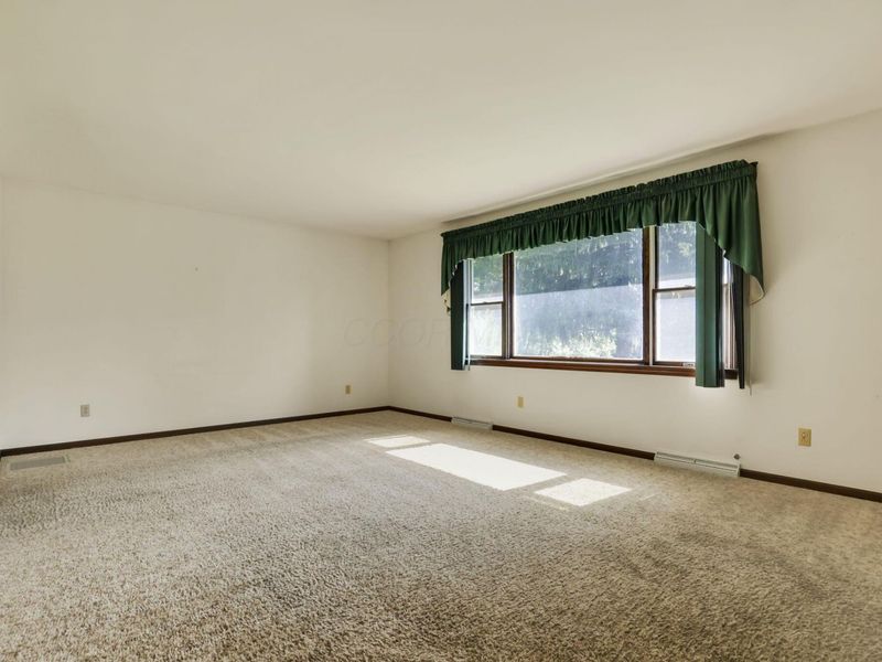 314 E Woodside Drive, Gambier, OH 43022 Photo 5