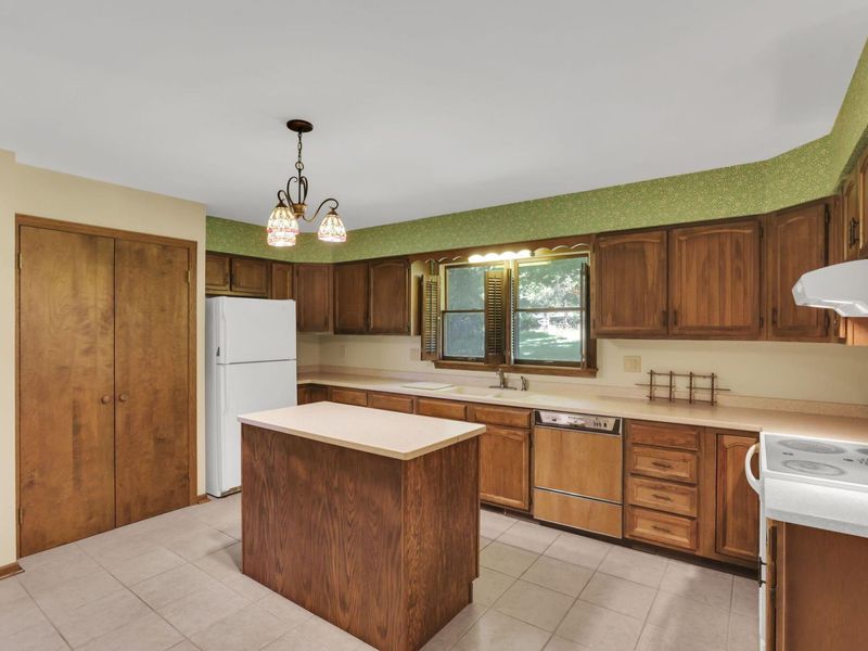 314 E Woodside Drive, Gambier, OH 43022 Photo 9