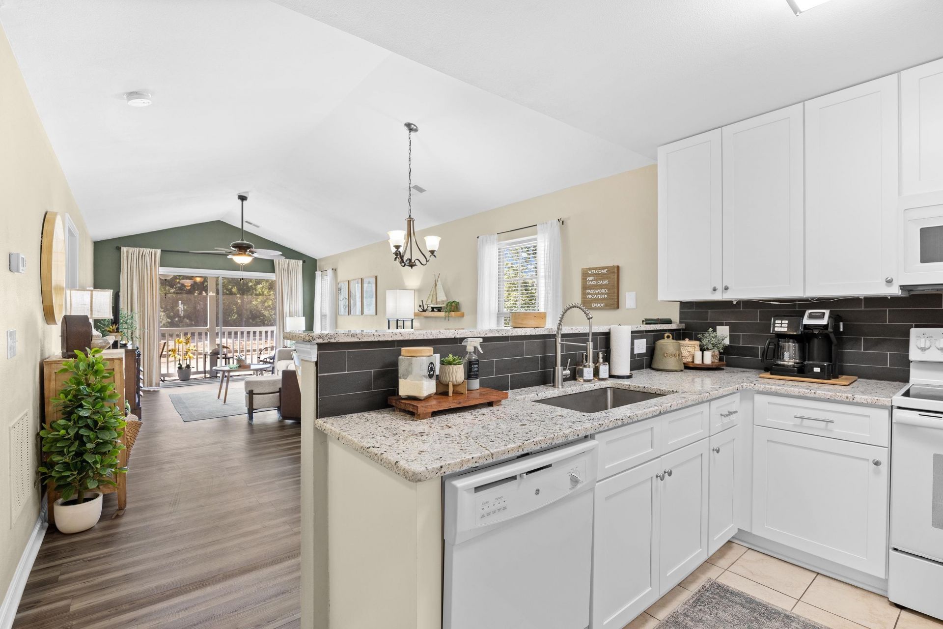 1242 River Oaks Dr. Photo 10