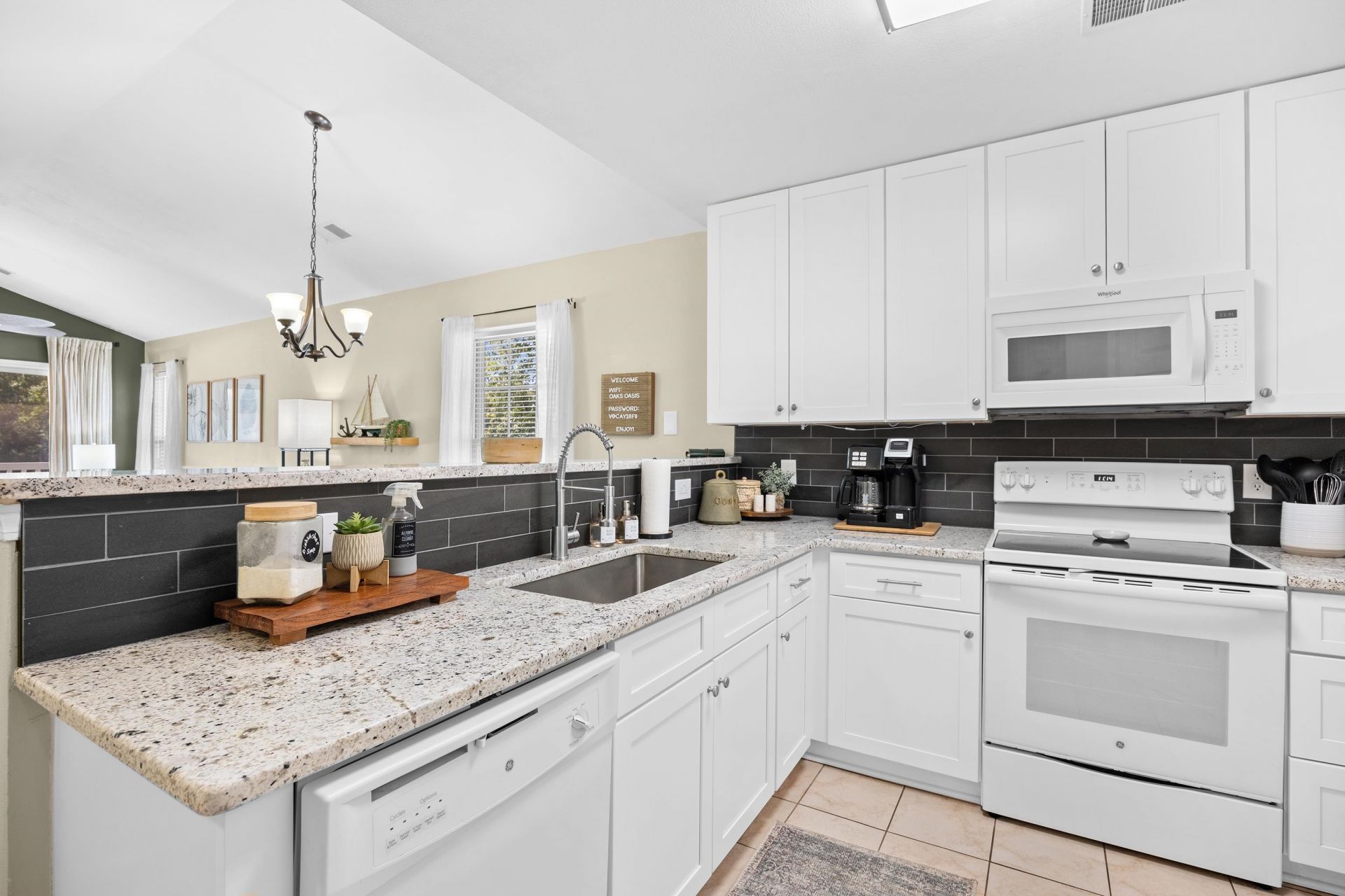 1242 River Oaks Dr. Photo 4