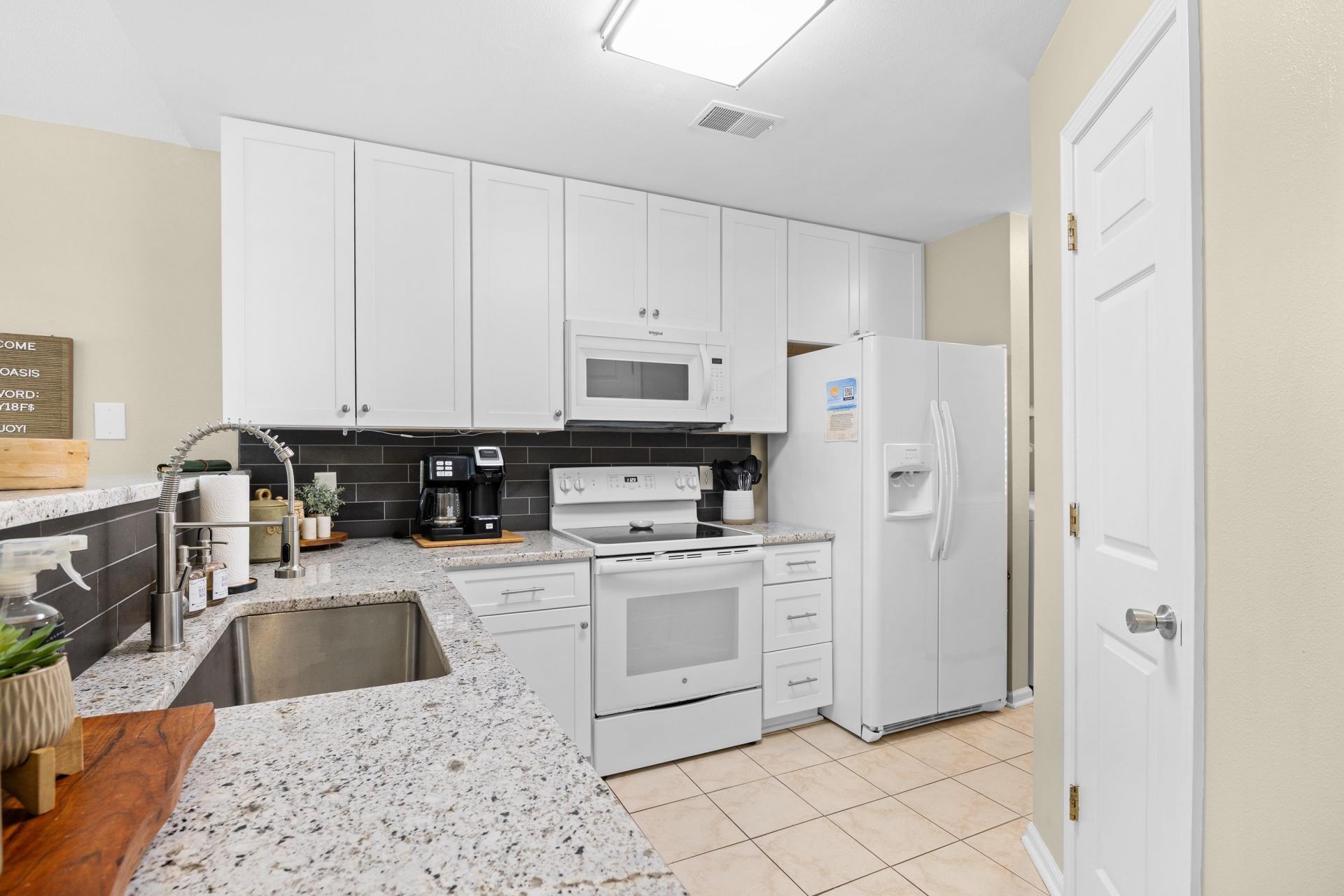 1242 River Oaks Dr. Photo 6