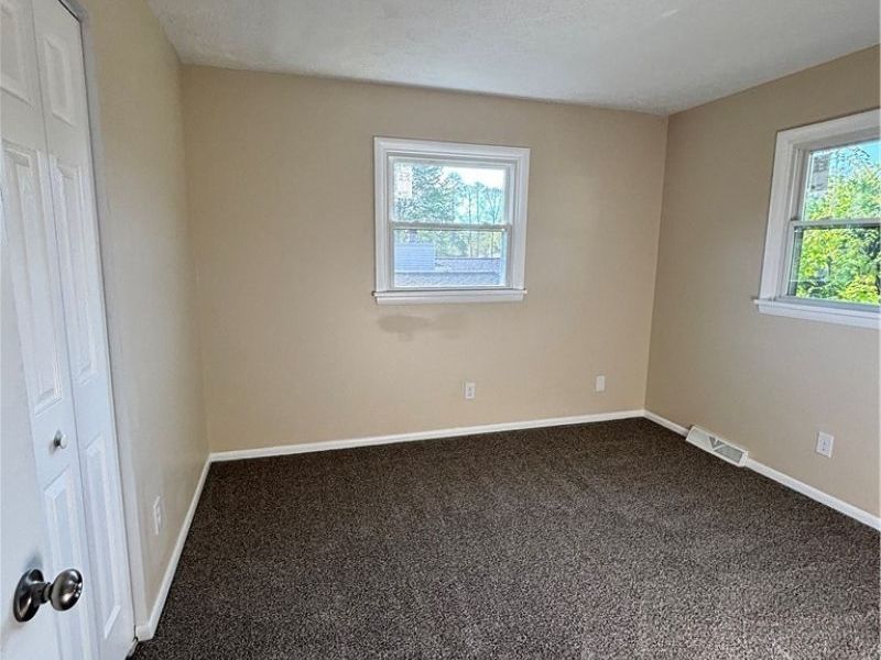 663 Meadowland Drive , Hubbard, OH 44425 Photo 12