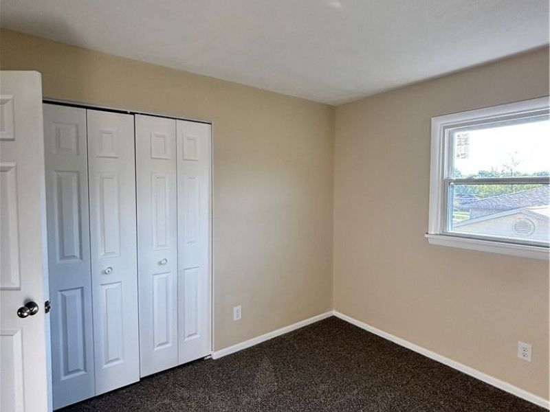 663 Meadowland Drive , Hubbard, OH 44425 Photo 14