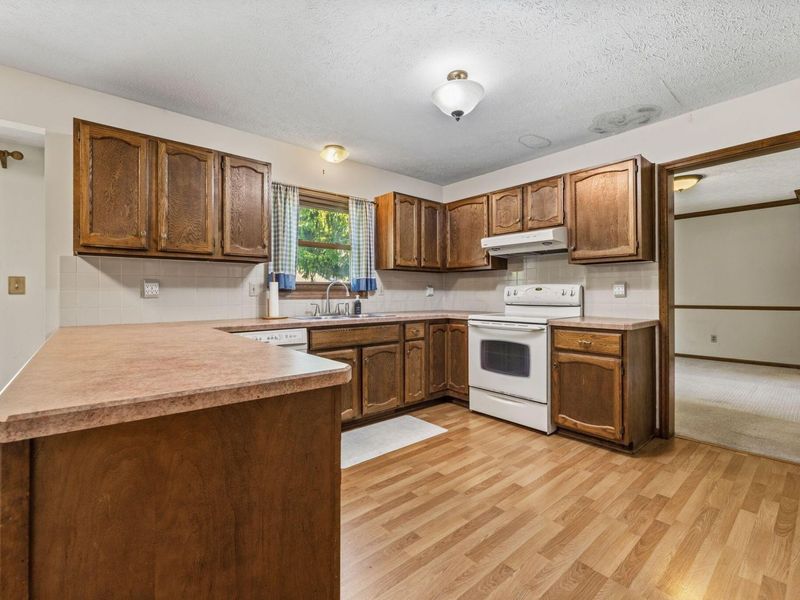 7591 Deercreek Drive, Worthington, OH 43085 Photo 14