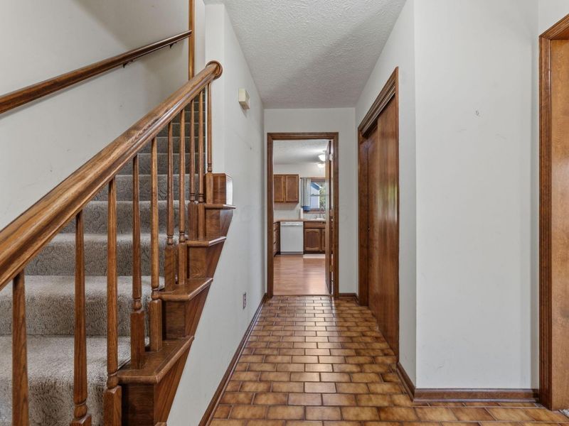 7591 Deercreek Drive, Worthington, OH 43085 Photo 5