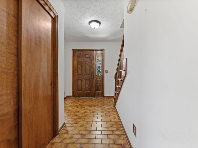 7591 Deercreek Drive, Worthington, OH 43085 Photo 6