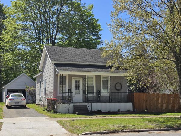 213 S Higbee Street, Reed City, MI 49677