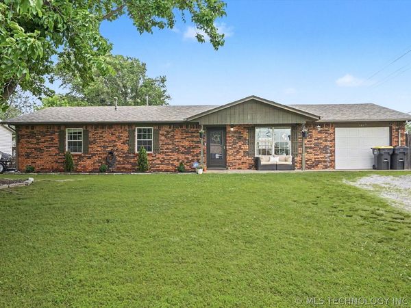 14079 S 294th East Avenue , Coweta, OK 74429