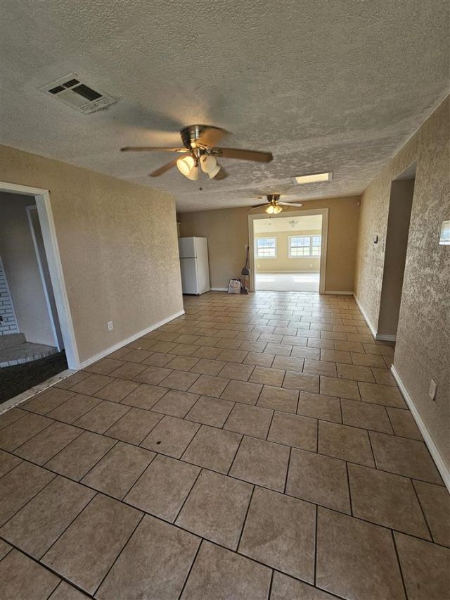 3003 NE Pioneer Blvd, Lawton, OK 73507 Main Photo