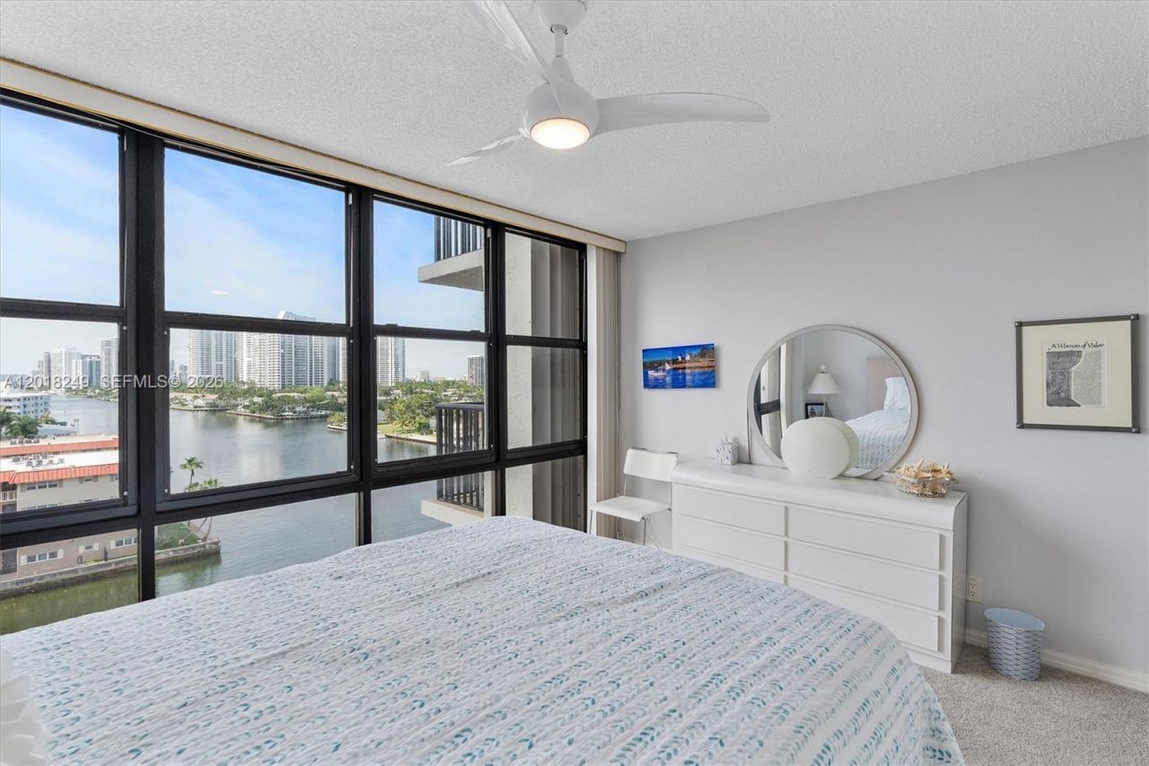2017 S Ocean Dr , Unit 910, Hallandale Beach, FL 33009 Photo