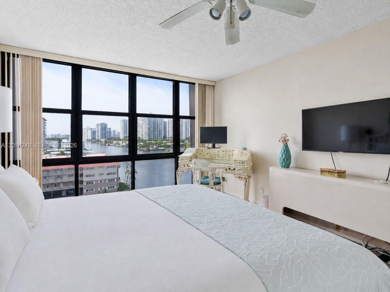 2017 S Ocean Dr , Unit 910, Hallandale Beach, FL 33009 Photo