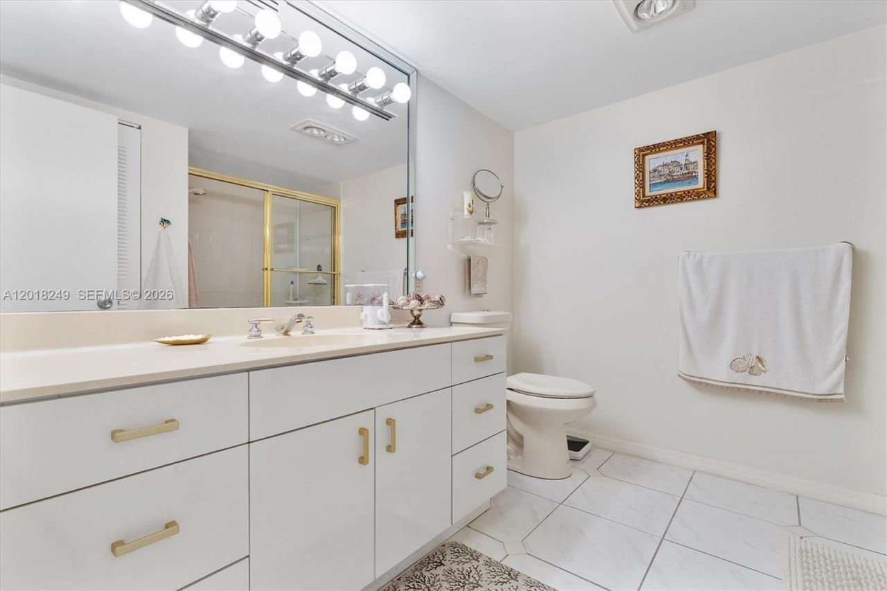 2017 S Ocean Dr , Unit 910, Hallandale Beach, FL 33009 Photo